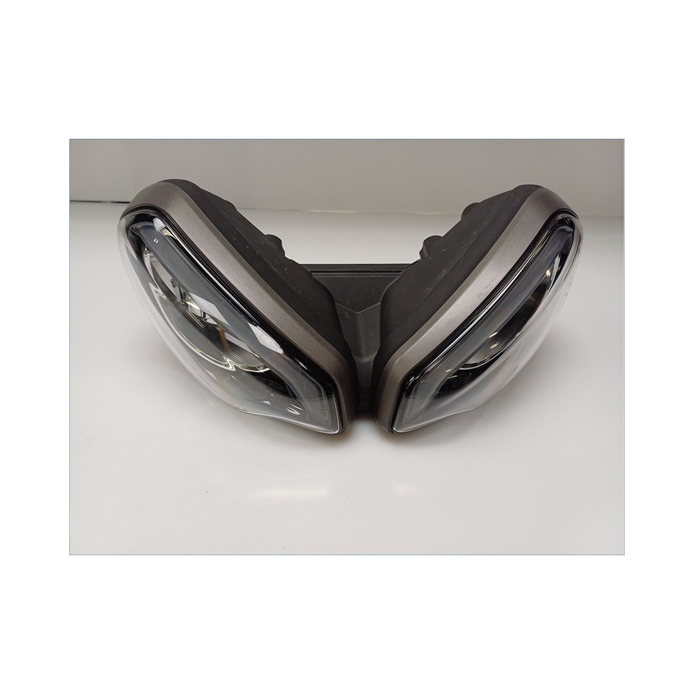 Headlight for TRIUMPH Street Triple 660 20 Original used spare parts ACCIMOTO