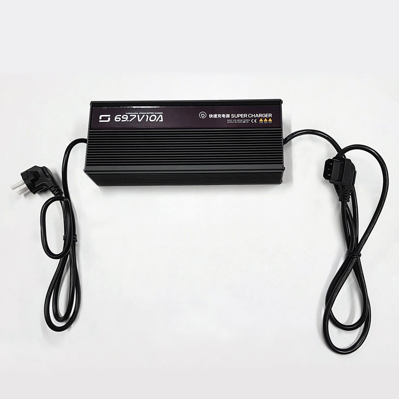 Caricabatteria Rapido 60V 10APRESA Quadra per SUPER SOCO CUx nd e altri modelli Pièces détachées d'occasion d'origine SUPER SOCO